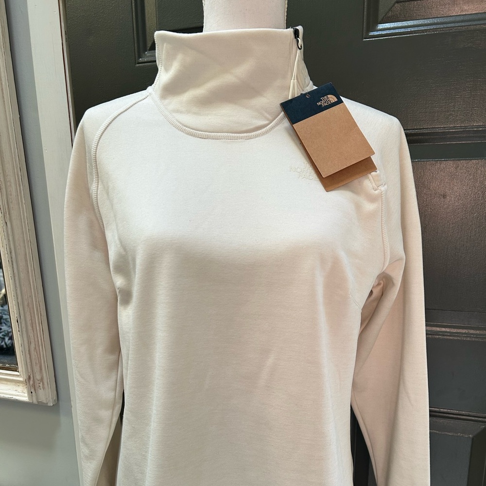 Women’s North Face Slim Fit Sweatshirt NWT Size Large